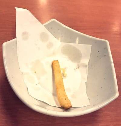 お皿の最後の一つである遠慮の塊/一つ残しを『食べる』派！