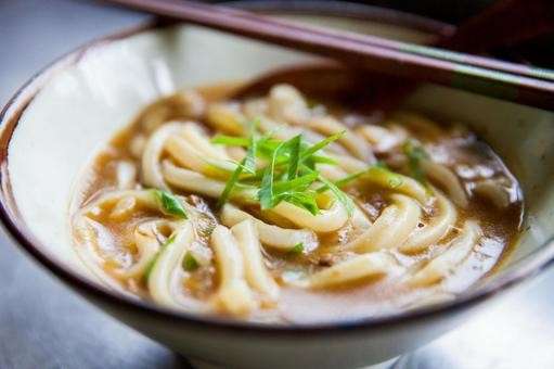 ## 【カレーうどん】の特徴・魅力